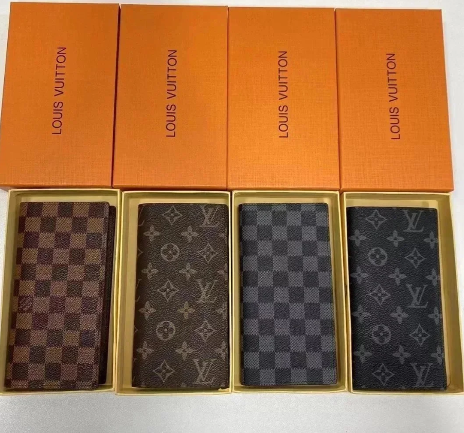  LV  Wallet