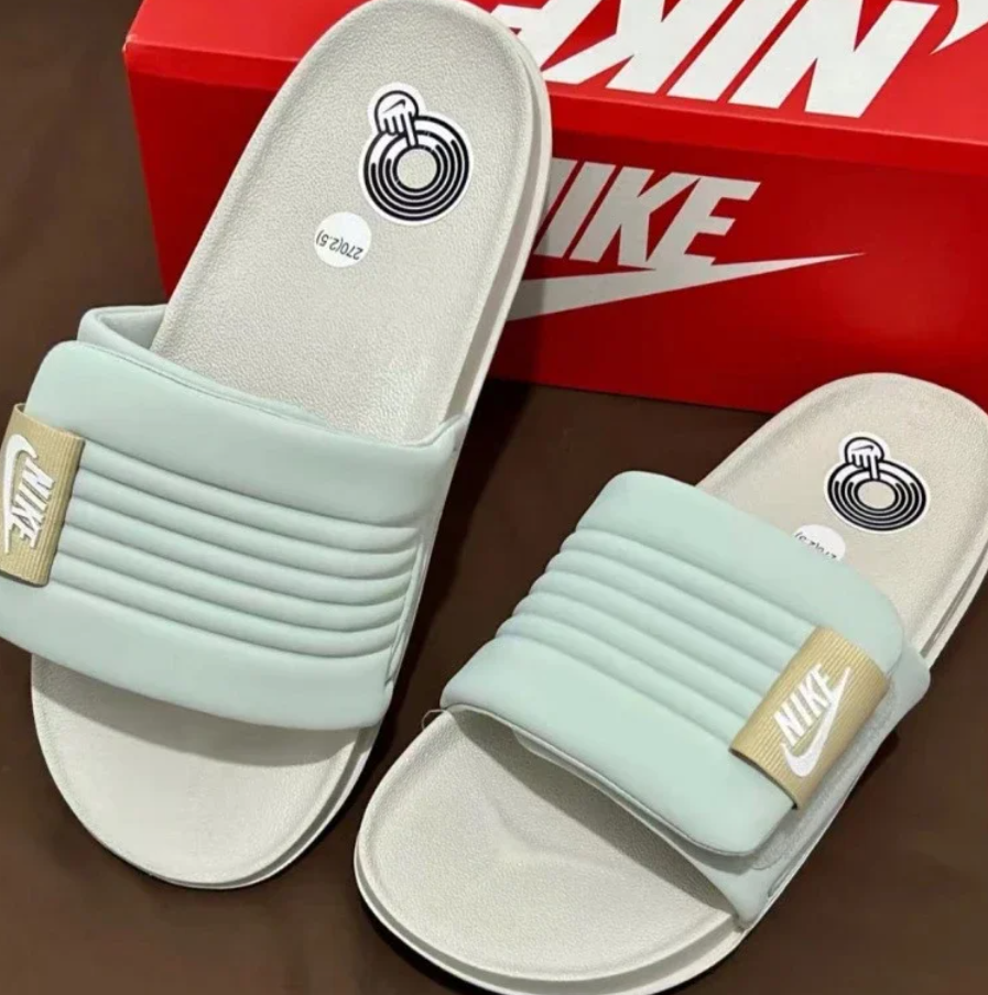  NIKE slippers