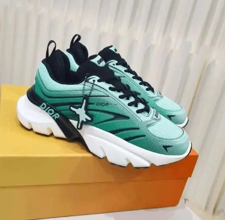 Dior B44