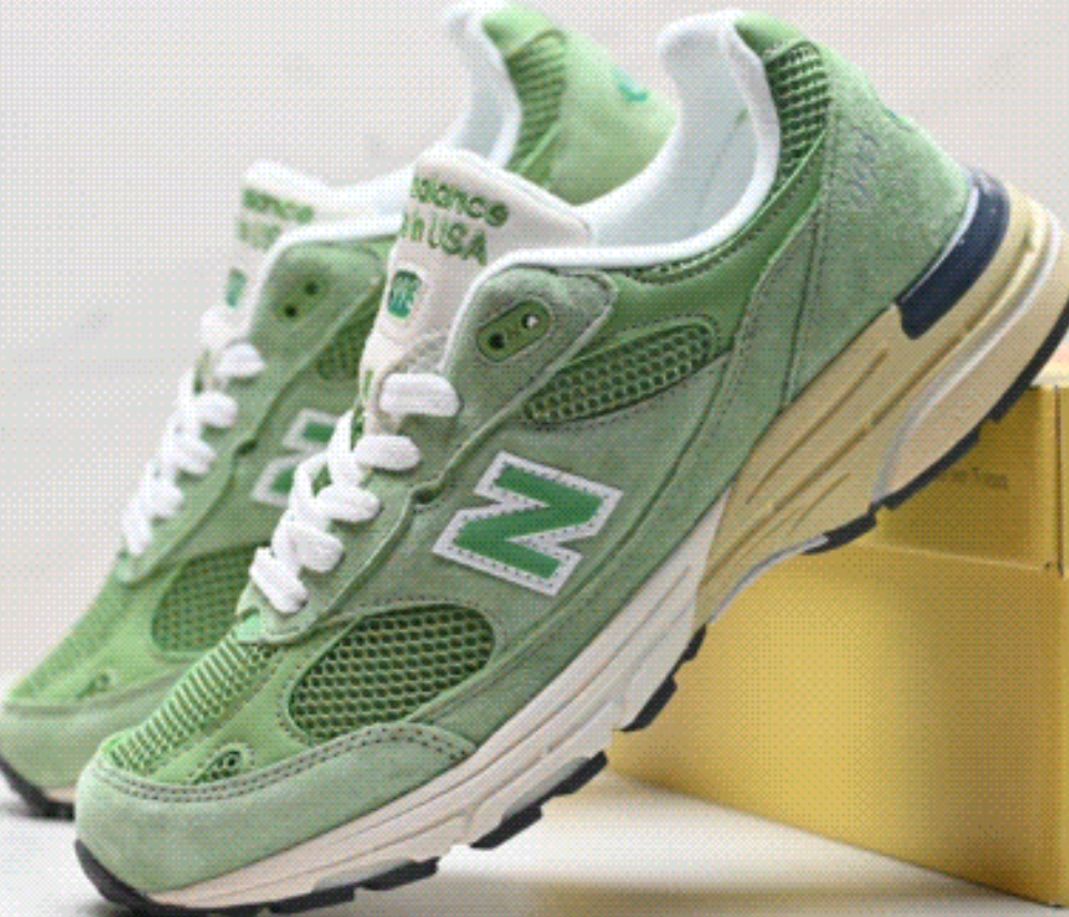 New Balance MR993